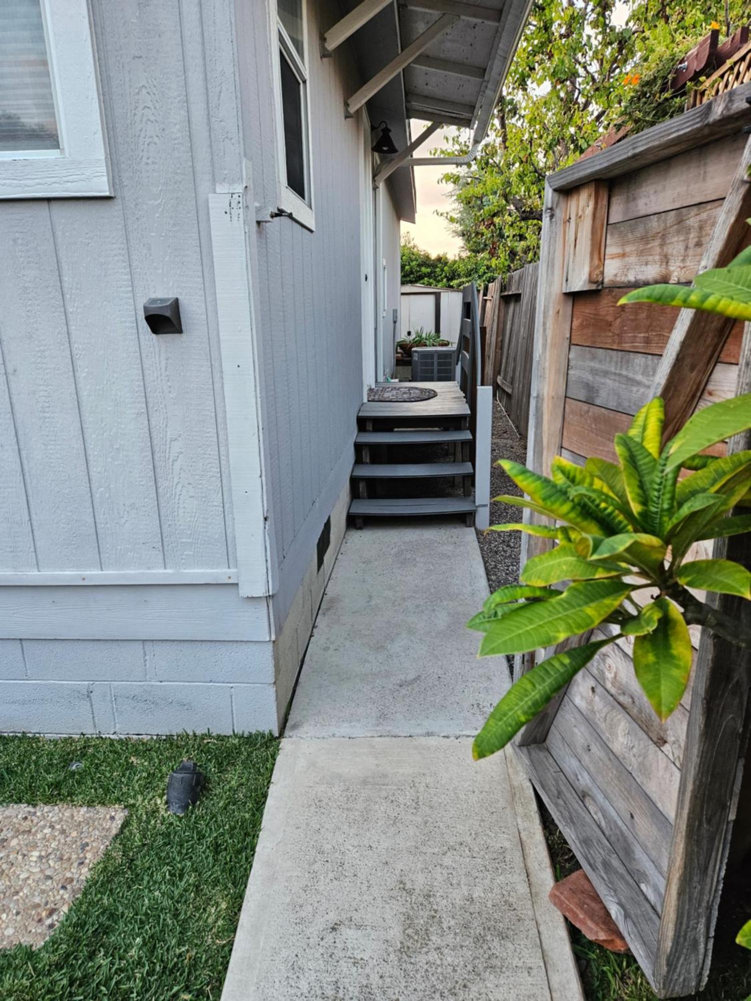 Eastside Costa Mesa House Exterior foto